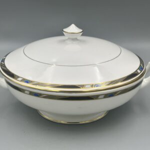 Royal Worcester Raffles - Lidded Handled Vegetable Tureen